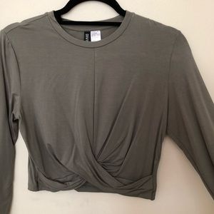 H&M olive green cropped long sleeve shirt